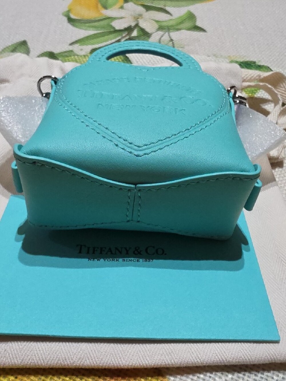 Tiffany & Co. Mini Heart Tote Charm in Tiffany Blue - Picture 6 of 8